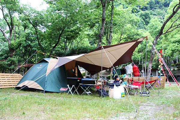 やすらぎ村2日目_小川張り横から8380_600.JPG