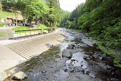 やすらぎ村3_BBQ場_川3114.JPG
