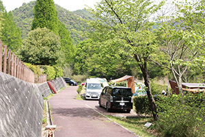 日時計の丘公園_1日目_川よこサイト坂側.JPG